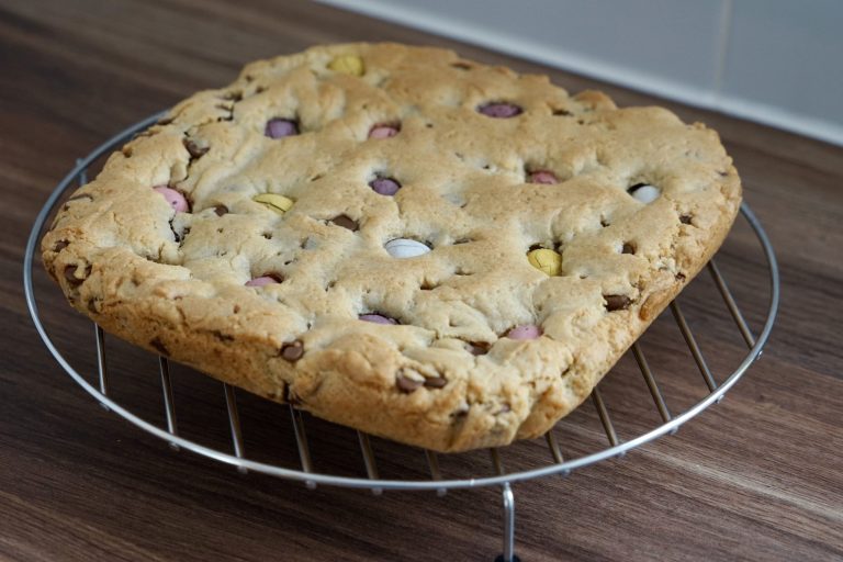 Mini Egg Cookie Bake